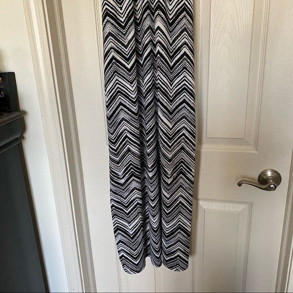 Heart Soul black and white size small patterned maxi dress - Picture 4 of 6